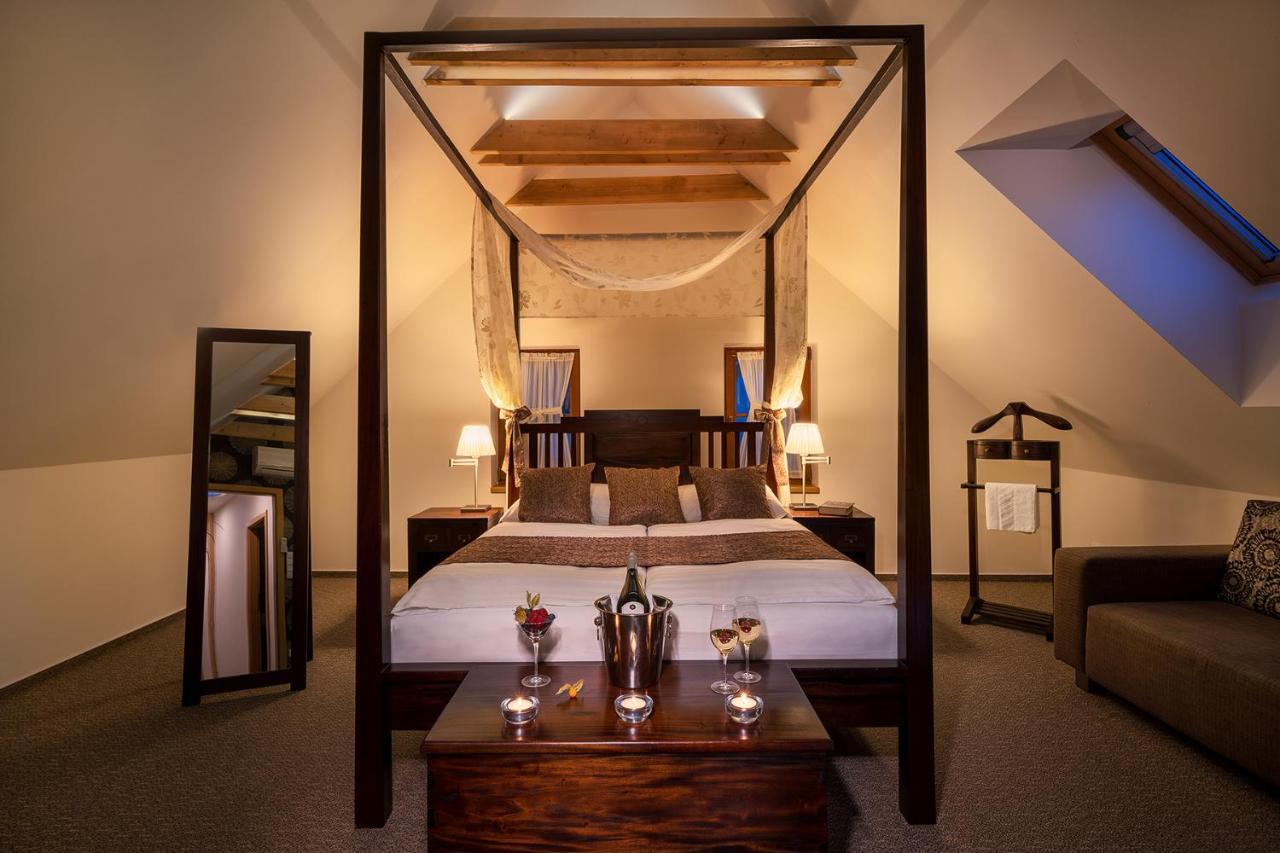 Hotel Bily Jednorozec Třeboň 외부 사진