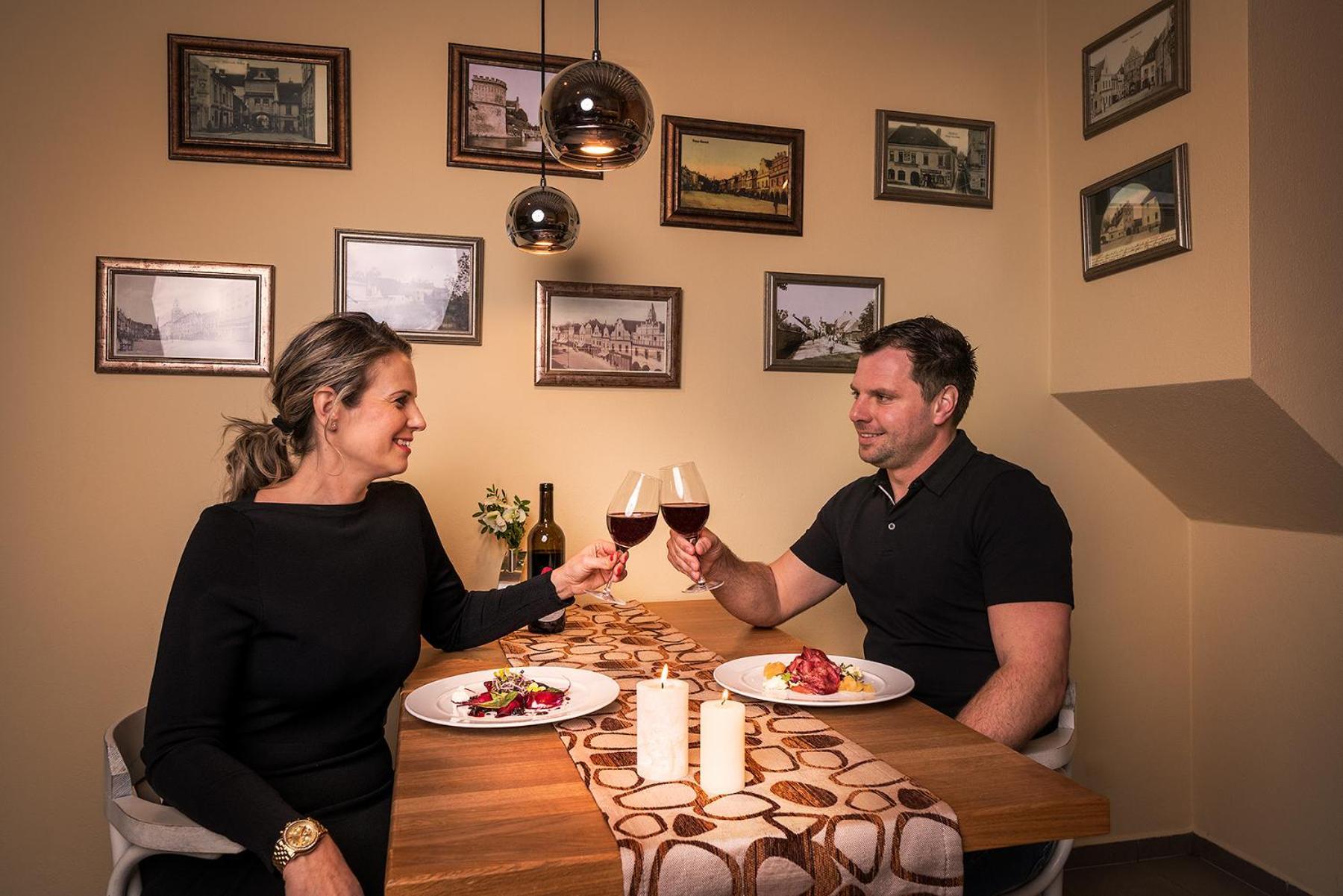 Hotel Bily Jednorozec Třeboň 외부 사진