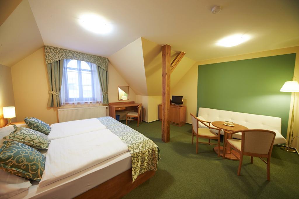 Hotel Bily Jednorozec Třeboň 외부 사진